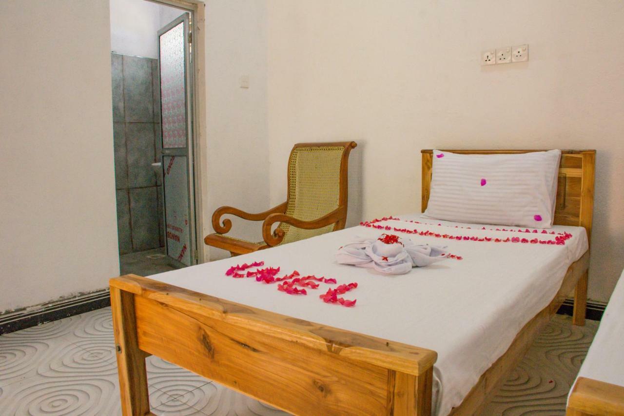 Beach Lagoon Parans Hotel Arugam Bay Exterior photo
