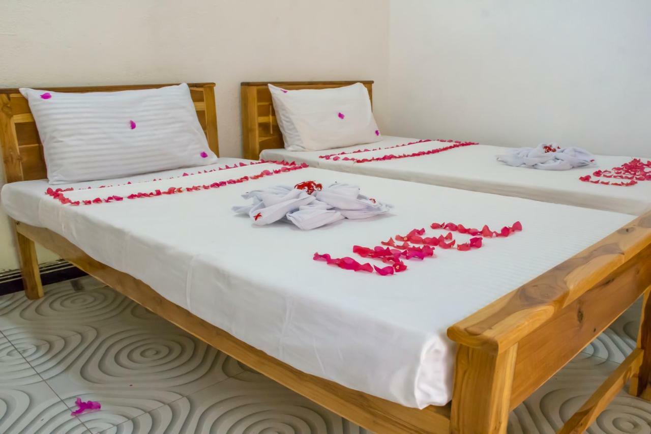 Beach Lagoon Parans Hotel Arugam Bay Exterior photo